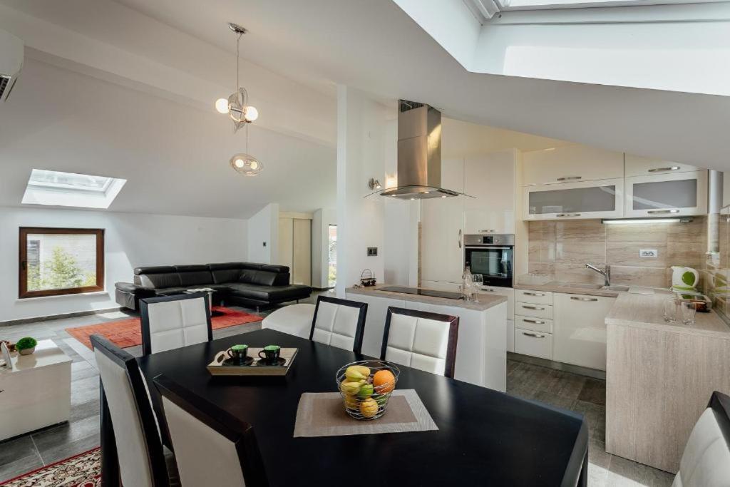 Apartments Joy Herceg Novi Exterior photo